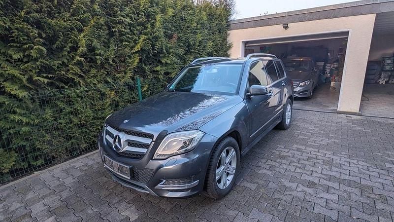 Grau Gebraucht 2015 Mercedes GLK220 SUV | 13.500 € (Guter Preis) - Bild 1/4
