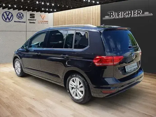 Gebraucht VW Touran Comfortline 150 PS (110 kW) 2024 Schwarz Van / Kleinbus