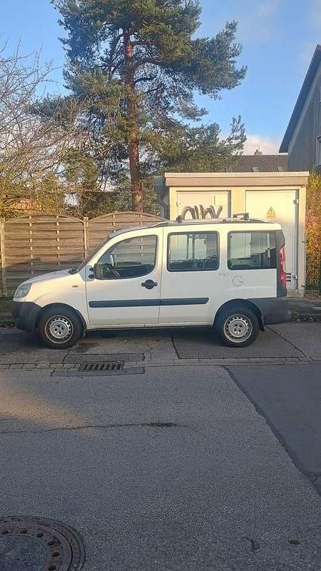 Gebraucht Fiat Doblò 84 PS (61 kW) 2010 Van / Kleinbus