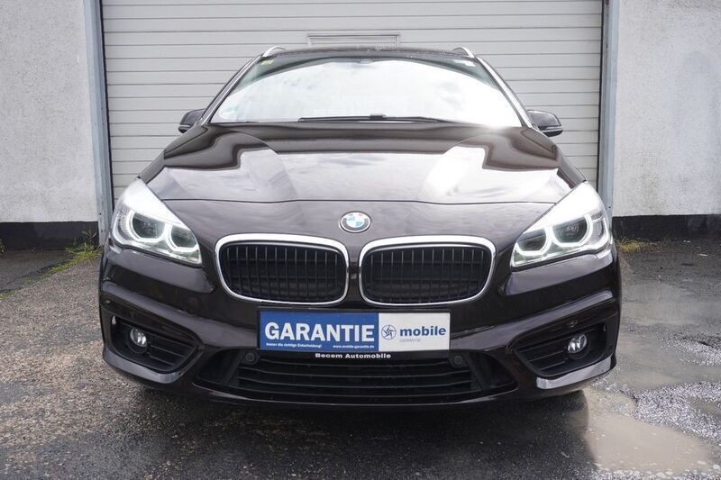 Braun Gebraucht 2016 BMW 218 Advantage Van / Kleinbus | 14.299 € (Fairer Preis) - Bild 1/4
