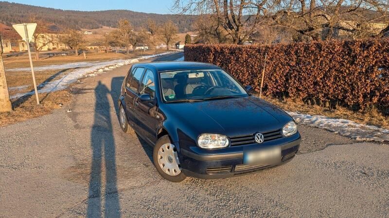 Blau Gebraucht 2000 VW Golf IV Basis Kombi | 750 € (Guter Preis) - Bild 1/4