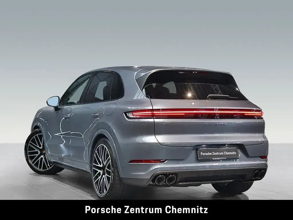 Gebraucht Porsche Cayenne E-Hybrid 470 PS (345 kW) 2026 Grau SUV