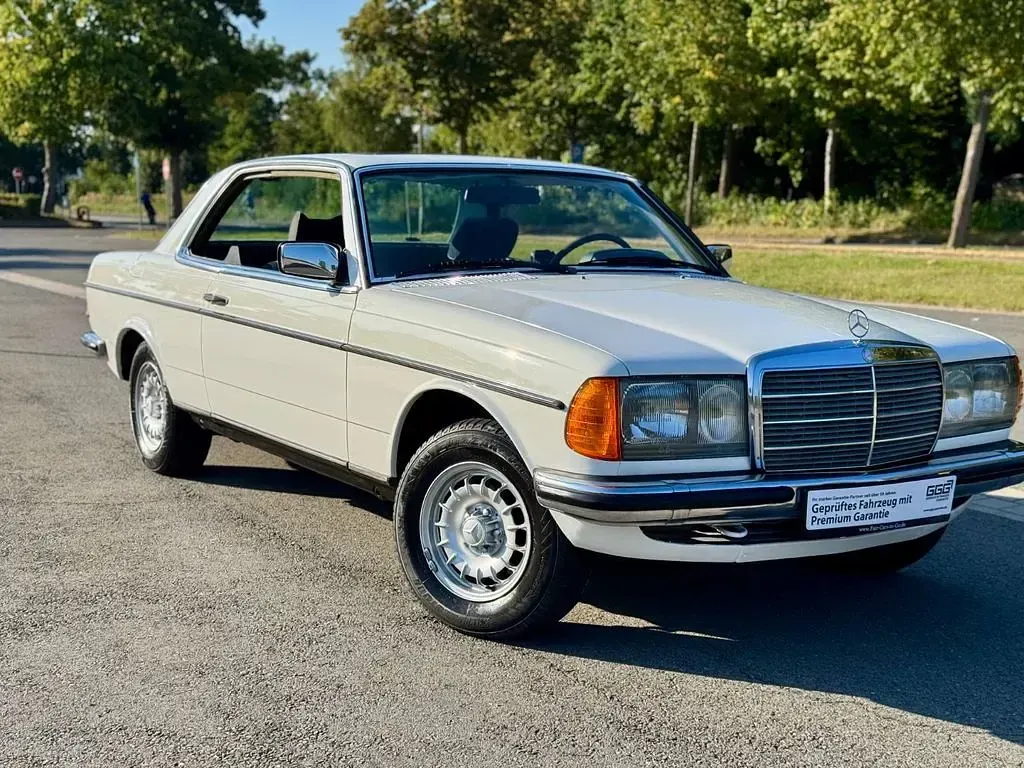 Gebraucht Mercedes 280 185 PS (136 kW) 1978 Weiß Coupé