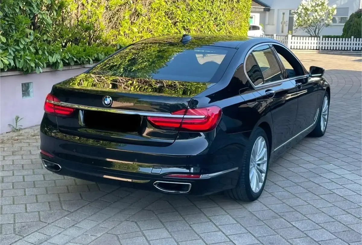 Gebraucht BMW 730 265 PS (194 kW) 2016 Schwarz Limousine