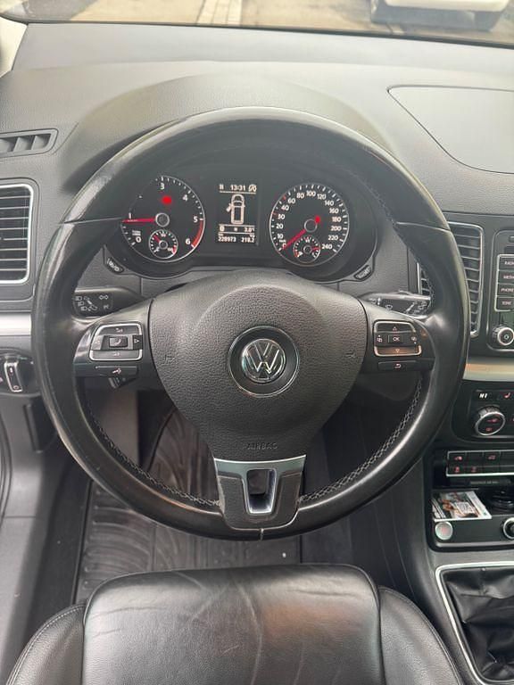 Gebraucht VW Sharan Highline 177 PS (130 kW) 2013 Grau Van / Kleinbus