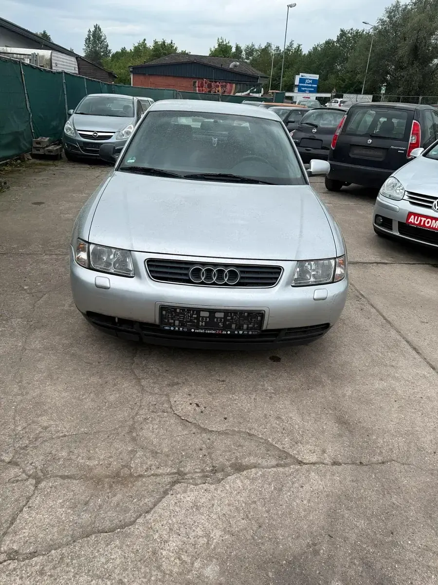 Używany Audi A3 100 KM (73 kW) 2000 Srebrny Hatchback