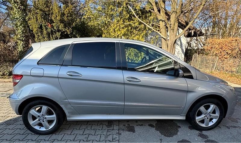 Gebraucht Mercedes B170 116 PS (85 kW) 2008 Silber Van / Kleinbus