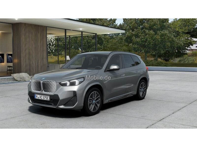Silber Neu 2025 BMW iX1 M Sport SUV | 57.290 € (Etwas zu teuer) - Bild 1/4