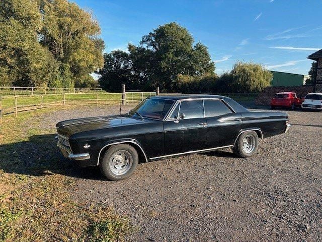 Second-hand Chevrolet Impala 275 CP (202 kW) 1966 Negru Berlinǎ