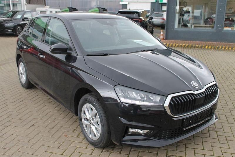 Neu Skoda Fabia 116 PS (85 kW) 2025 Schwarz Limousine