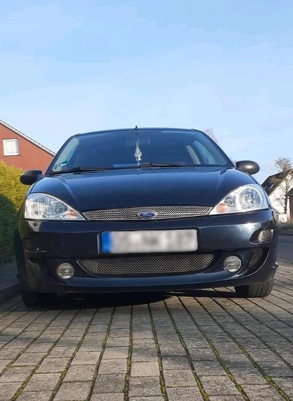 Andere farben Gebraucht 1999 Ford Focus Limited Coupé | 1.950 € (Fairer Preis) - Bild 1/4
