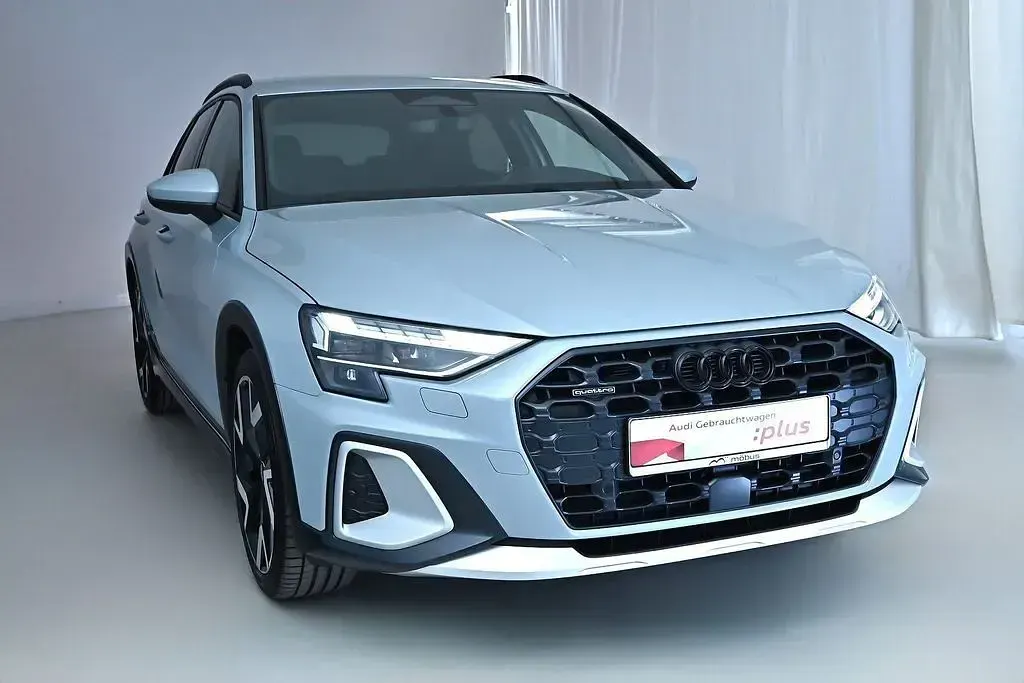 Gebraucht Audi A3 Ambiente 204 PS (150 kW) 2025 Pfeilgrau perleffekt Kombi