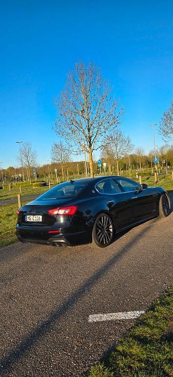Gebraucht Maserati Ghibli 349 PS (256 kW) 2018 Schwarz Limousine