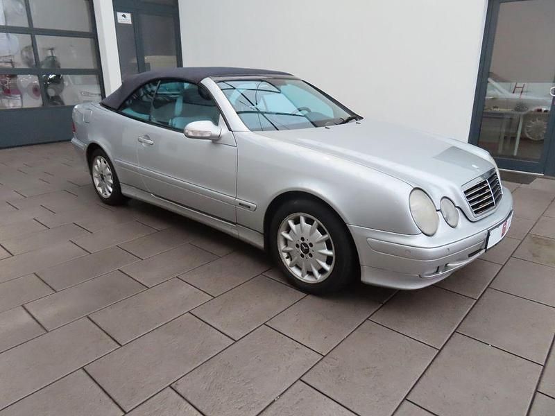 Gebraucht Mercedes CLK200 163 PS (119 kW) 2002 Silber Cabrio