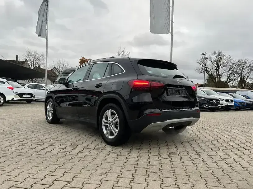Gebraucht Mercedes GLA180 2024 Schwarz SUV