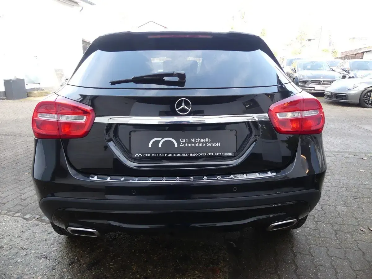 Usata Mercedes GLA200 156 CV (114 kW) 2015 Nero SUV