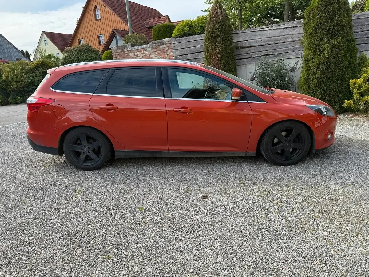 Gebraucht Ford Focus 150 PS (110 kW) 2012 Orange Kombi