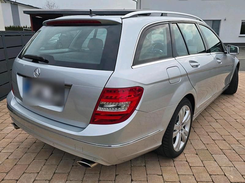 Gebraucht Mercedes C300 231 PS (169 kW) 2011 Silber Kombi
