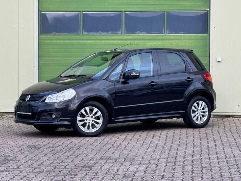 Schwarz Gebraucht 2013 Suzuki SX4 City+ SUV | 4.995 € (Fairer Preis) - Bild 1/4