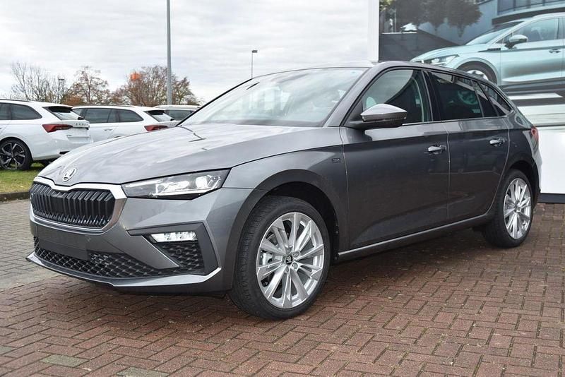 Neu Skoda Scala Tour 150 PS (110 kW) 2025 Grau Kleinwagen
