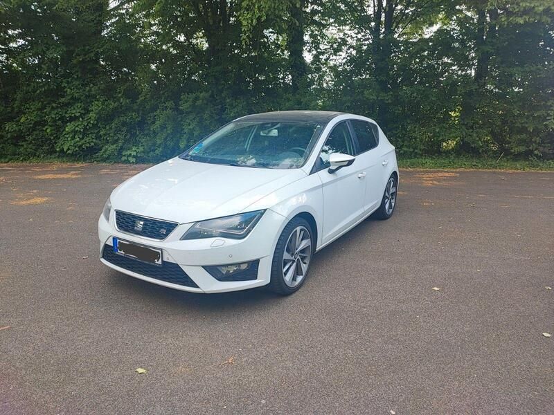 Weiß Gebraucht 2014 Seat Leon FR Limousine | 9.600 € (Guter Preis) - Bild 1/4
