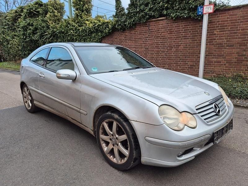 Gebraucht Mercedes C180 129 PS (94 kW) 2001 Silber Coupé
