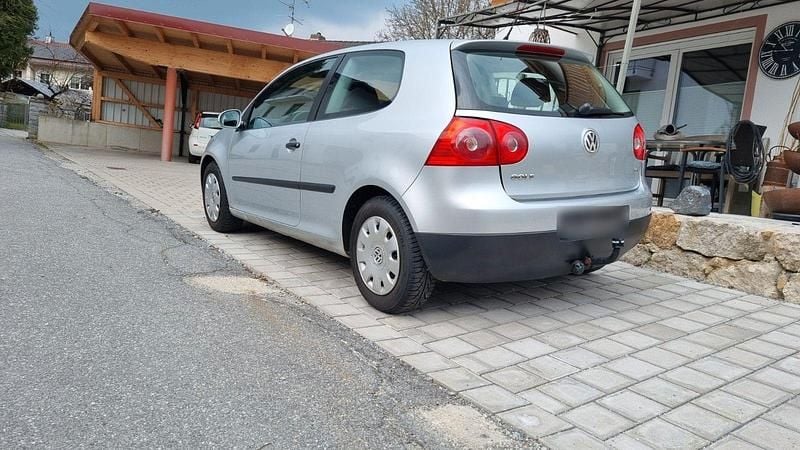 Gebraucht VW Golf IV Trendline 102 PS (75 kW) 2005 Grau Limousine