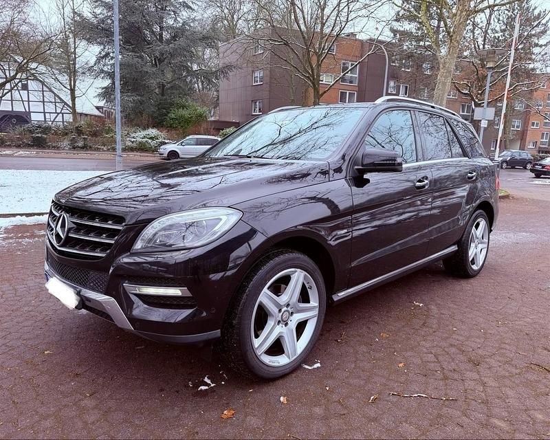 Schwarz Gebraucht 2012 Mercedes ML350 AMG SUV | 13.900 € (Superpreis) - Bild 1/4