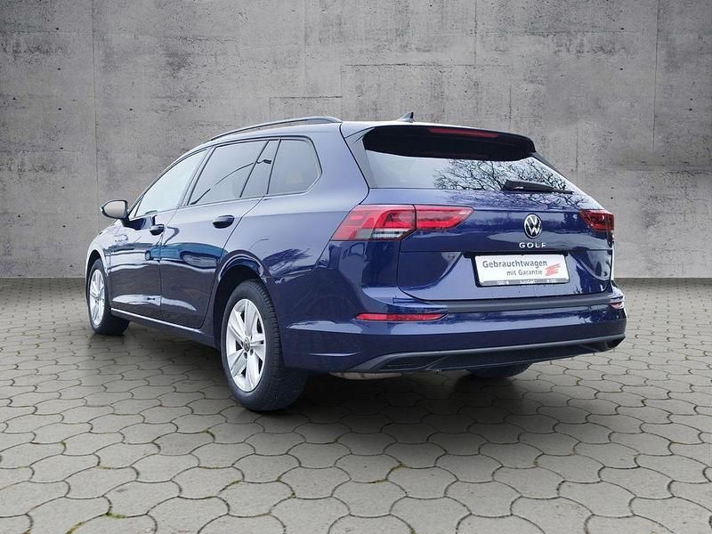 Gebraucht VW Golf VIII S 150 PS (110 kW) 2022 Atlantik blue metallic Kombi