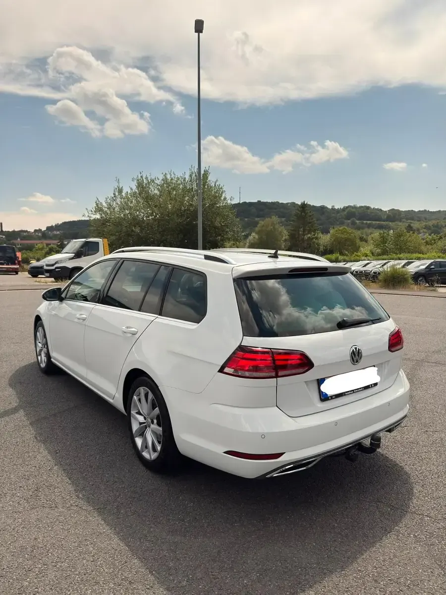 Gebraucht VW Golf VII Highline 150 PS (110 kW) 2019 Weiß Kombi