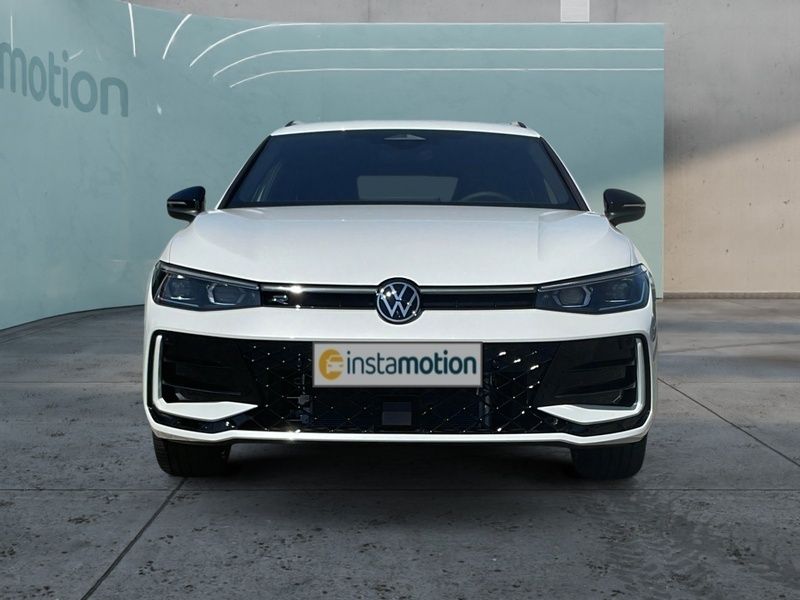 Gebraucht VW Passat R-line 177 PS (130 kW) 2024 Weiß Kombi