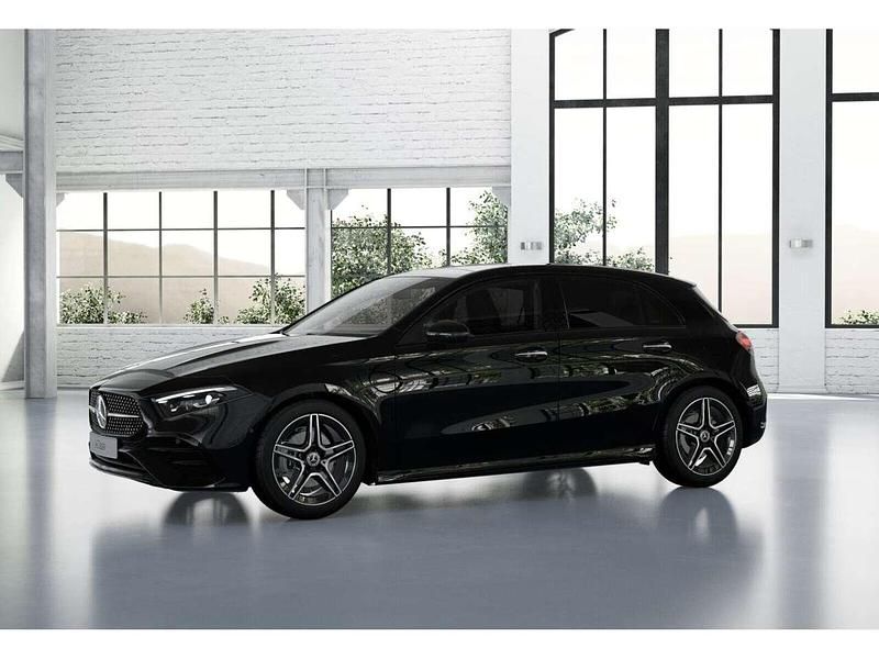 Gebraucht Mercedes A200 AMG 150 PS (110 kW) 2025 Metalliclack kosmosschwarz Limousine
