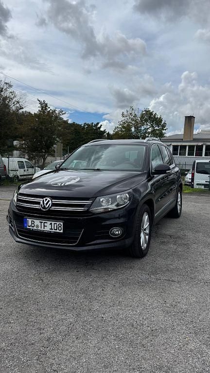 Schwarz Gebraucht 2015 VW Tiguan LOUNGE SUV | 11.250 € (Fairer Preis) - Bild 1/4
