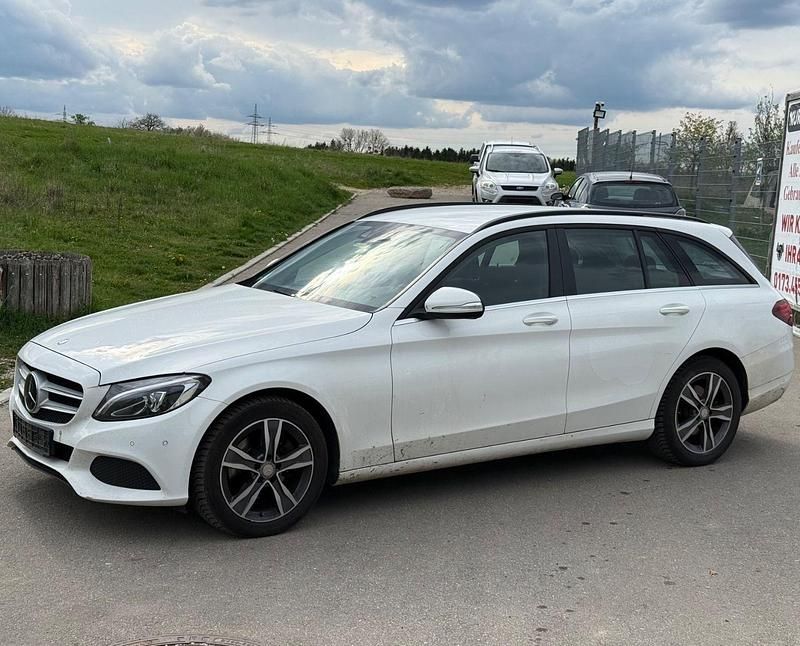 Gebraucht Mercedes C220 170 PS (125 kW) 2015 Weiß Kombi