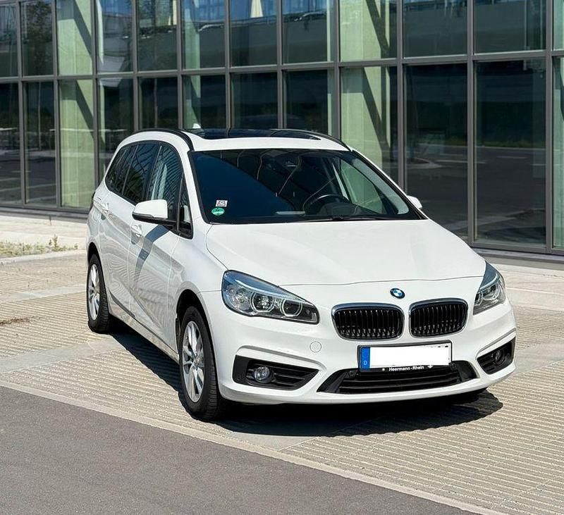 Weiß Gebraucht 2017 BMW 218 Gran Tourer Van / Kleinbus | 17.500 € (Etwas zu teuer) - Bild 1/4