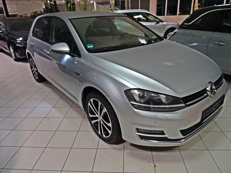 Gebraucht VW Golf VII LOUNGE 110 PS (80 kW) 2015 Silber Limousine