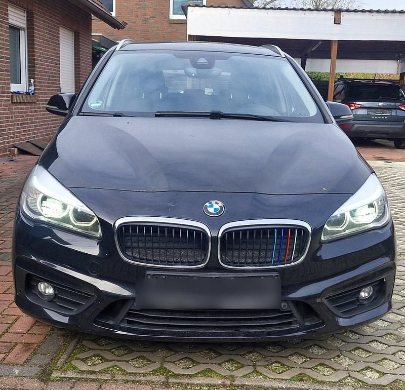 Schwarz Gebraucht 2016 BMW 218 Active Tourer M Sport Van / Kleinbus | 7.750 € (Superpreis) - Bild 1/4
