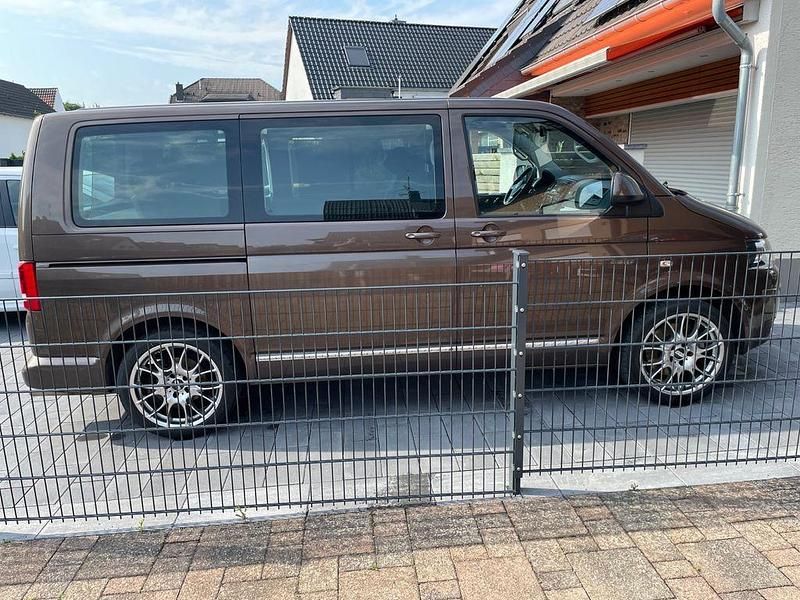 Braun Gebraucht 2010 VW T5 Highline Van | 18.950 € (Superpreis) - Bild 1/4