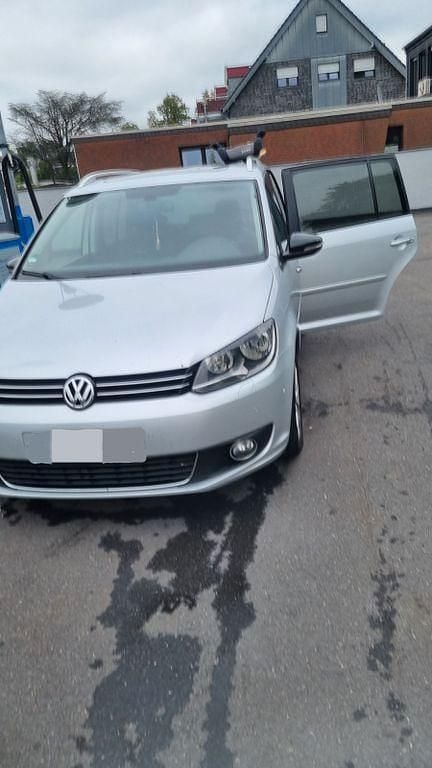 Grau Gebraucht 2012 VW Touran Match Van / Kleinbus | 7.100 € (Guter Preis) - Bild 1/4