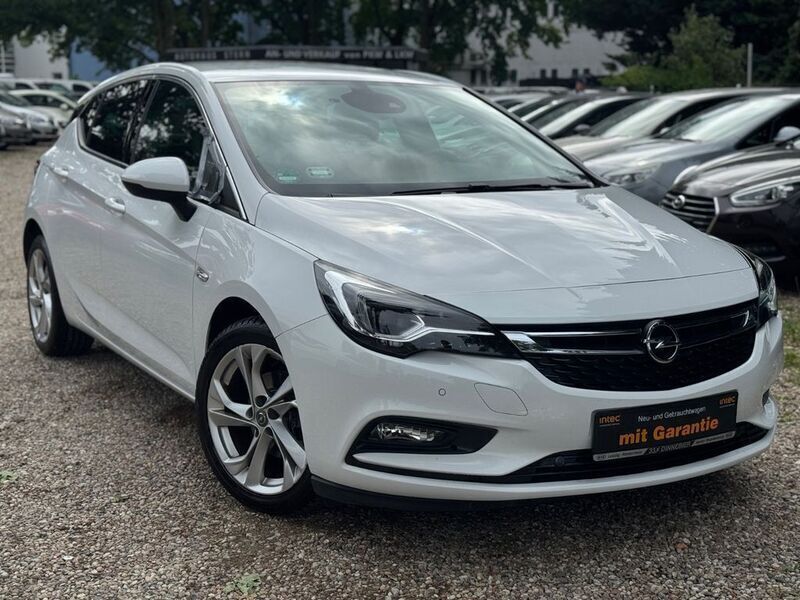 Weiß Gebraucht 2016 Opel Astra Limousine | 9.490 € (Guter Preis) - Bild 1/4
