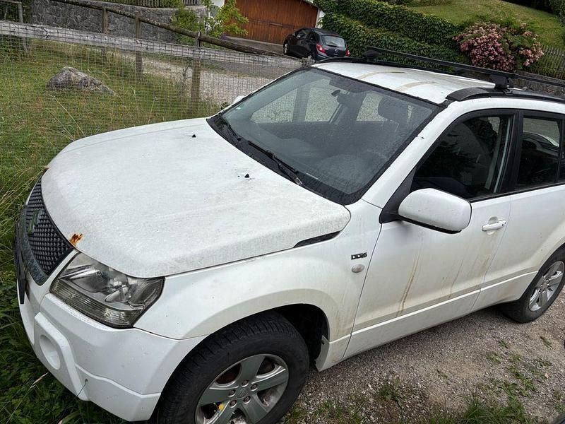 Weiß Gebraucht 2008 Suzuki Grand Vitara Comfort SUV | 3.300 € (Guter Preis) - Bild 1/4