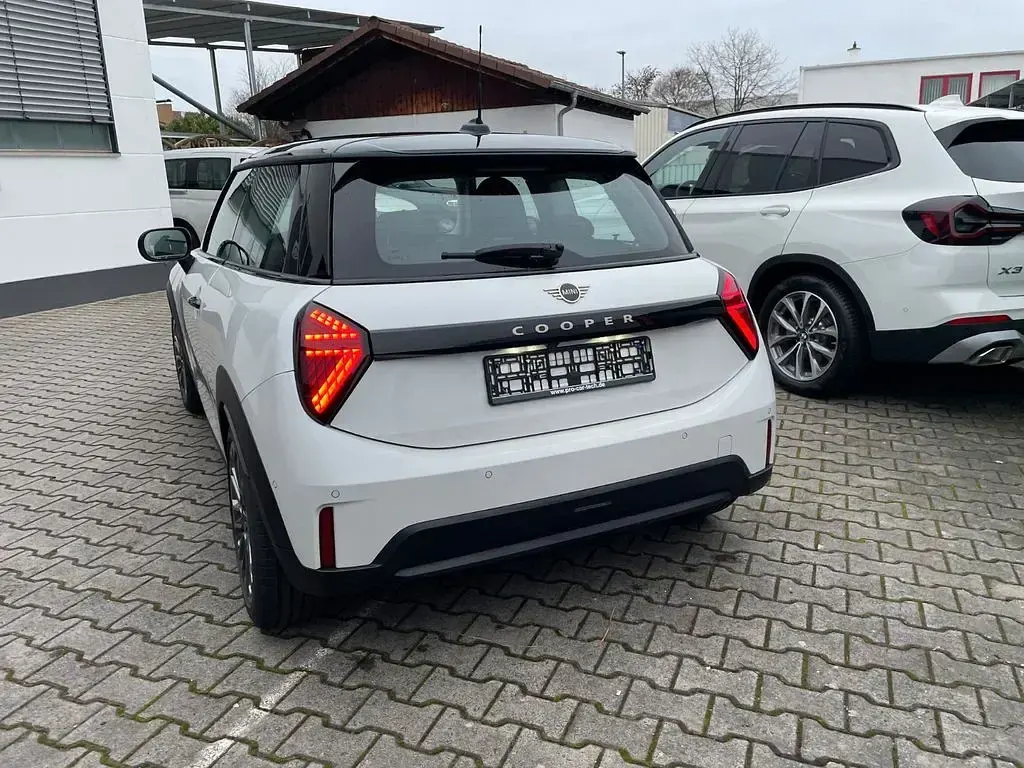 Usata Mini Cooper 156 CV (114 kW) 2024 Bianco Utilitaria