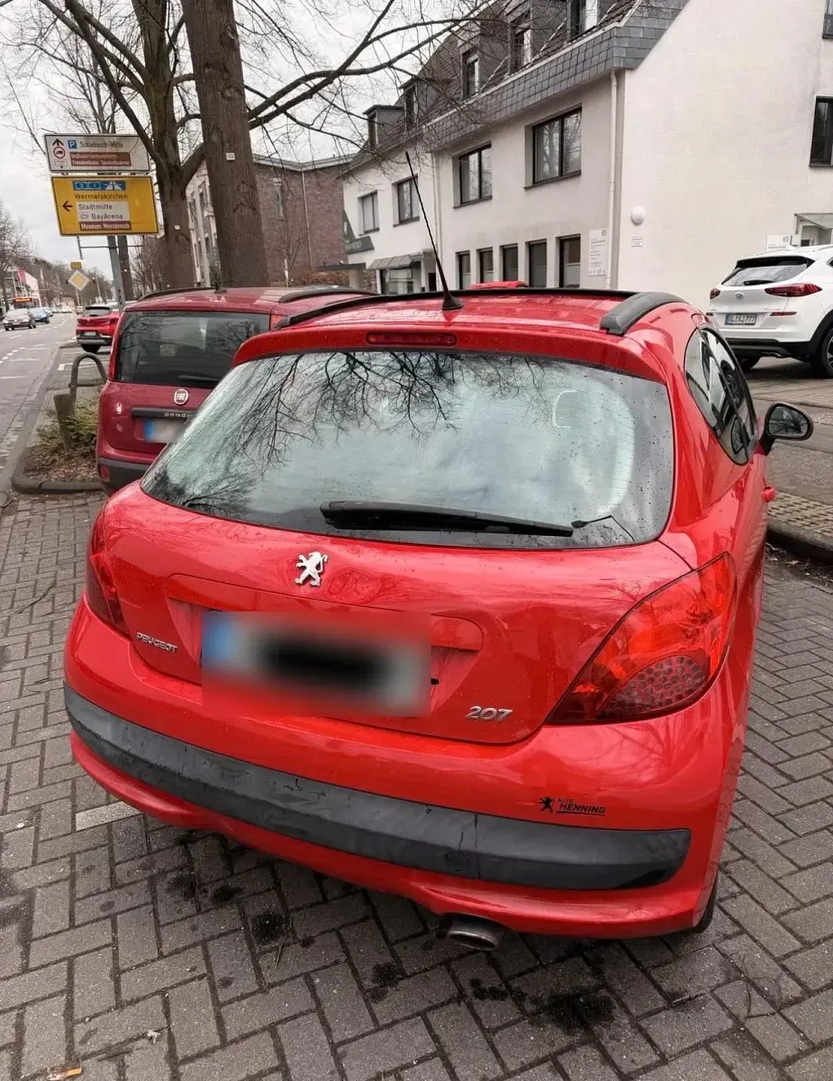 Gebraucht Peugeot 207 109 PS (80 kW) 2006 Rot Kleinwagen
