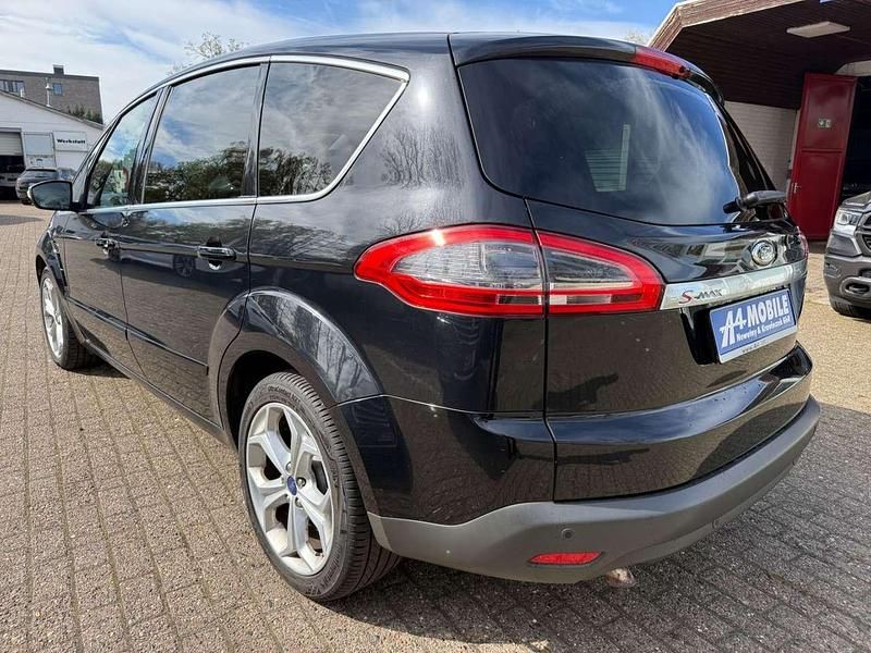 Gebraucht Ford S-MAX Titanium 163 PS (119 kW) 2015 Schwarz Van / Kleinbus