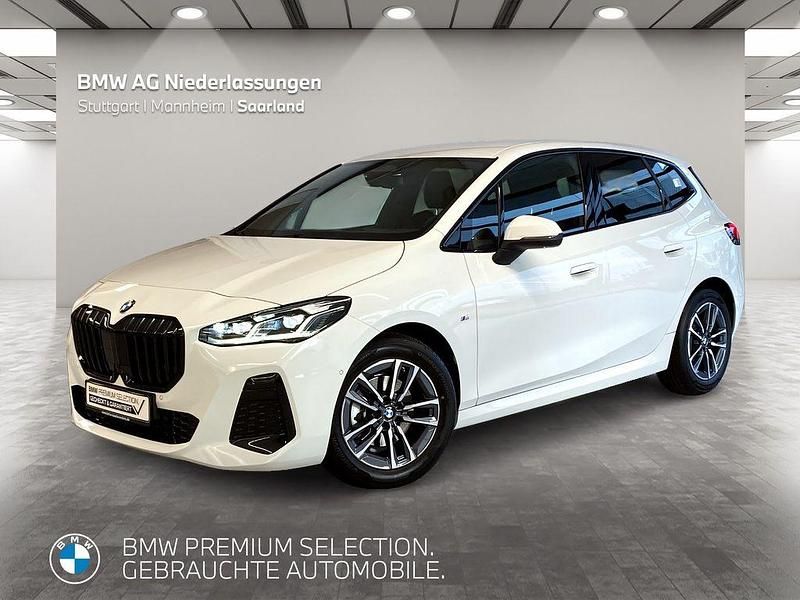 Weiß Gebraucht 2024 BMW 220 Active Tourer Efficient Dynamics Van / Kleinbus | 33.870 € (Fairer Preis) - Bild 1/4