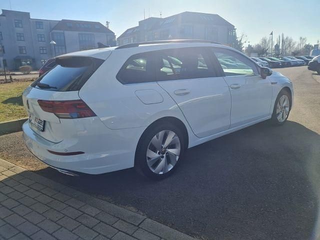 Gebraucht VW Golf VIII Style 150 PS (110 kW) 2022 Weiß Kombi