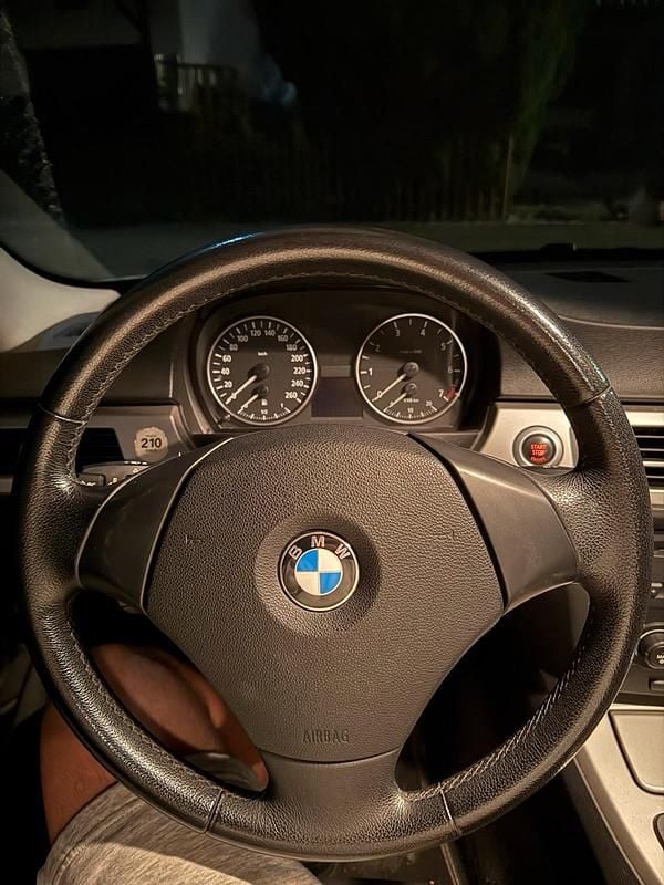 Gebraucht BMW 320 150 PS (110 kW) 2006 Silber Limousine