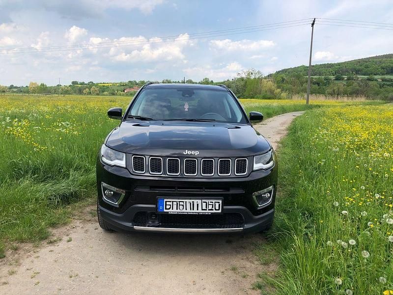 Schwarz Gebraucht 2018 Jeep Compass Limited SUV | 18.990 € (Fairer Preis) - Bild 1/4