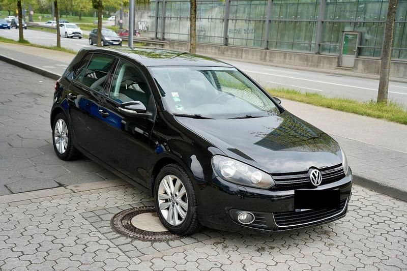 Gebraucht VW Golf VI Comfortline 140 PS (102 kW) 2011 Schwarz Kleinwagen