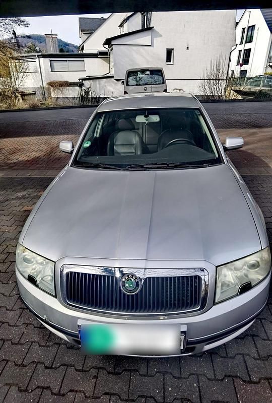 Gebraucht Skoda Superb 150 PS (110 kW) 2005 Silber Limousine